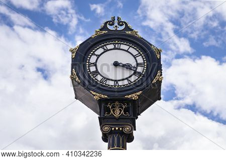 Big Clock In The City Centre Of Stourbridge On Sunny Day .  Big Clock On The Blue Sky In United King