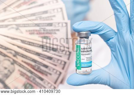 Sars - Cov2 Vaccination Concept. Close Up Covid-19 Vaccine Dose. A Doctor Or Nurse In A Laboratory H