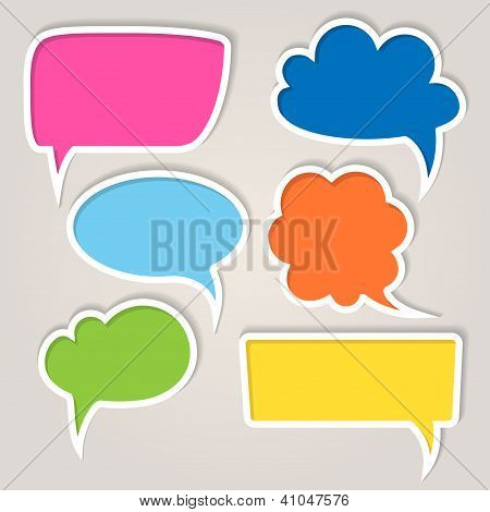 Conjunto de burbujas de discurso colorido