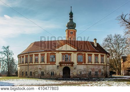 Libechov, Old Abandoned Baroque Castle In Central Bohemia, Czech Republic.romantic Building With Bal