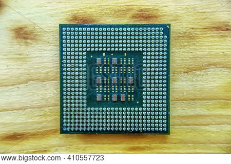 Pin Old Cpu Socket 478 Is Bent, Can Not Be Put In The Socket.