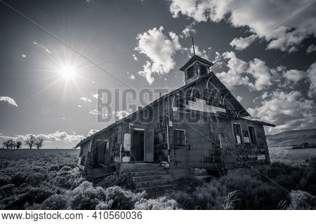 Goodnoe Hills Schoolhouse - Klickitat County, Washington