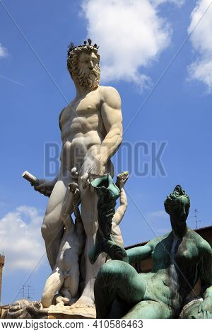 Firenze, Italy - April 21, 2017: Fountain Of Neptun By Bartolomeo Ammanati, Piazza Della Signoria, F