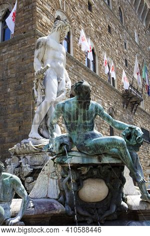 Firenze, Italy - April 21, 2017: Fountain Of Neptun By Bartolomeo Ammanati, Piazza Della Signoria, F