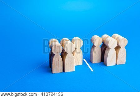 Five Out Of Ten People Separated By A Line. Visualization Of Statistical Data. 50% Of 100%. Half And