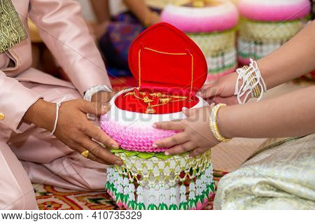 Wedding Dowry, The Dowry Marriage In Thailand, Thailand Wedding, Ceremony.