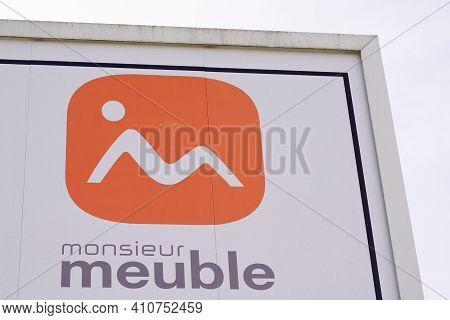 Bordeaux , Aquitaine France - 02 25 2021 : Monsieur Meuble Shop Logo And Sign Text On Wall French St