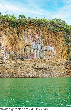 Big Rock Wall Of Canyons Of Furnas, Capitólio Mg, Brazil. Green Water Of The Lake And Sedimentary Ro