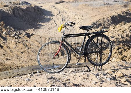 Vintage Bicycle Standing Outside, Old Worker Cycle Outdoor Landscape Nature Grass Plants Bushes Quet