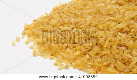 Halda krupice pšenice Bulgur izolované