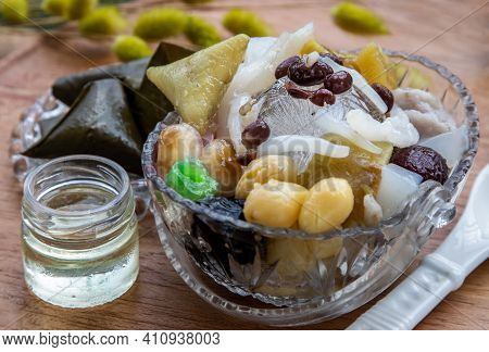 Traditional Chinese Iced Sweet Dessert Is Delicious Here Are Many Grains Including Sweet Potato Ball