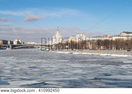 Ice Drift On The Moskva River, View Of The Bolshoi Krasnokholmsky Bridge And Krasnokholmskaya Embank
