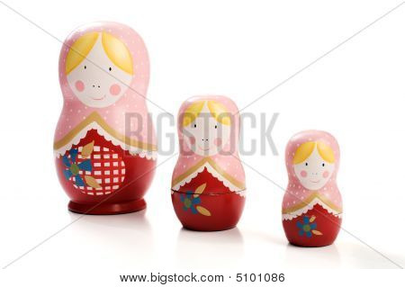 Familia de tres muñecas rusas