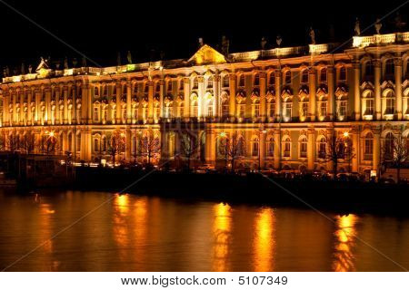 Eremitaget (winter Palace) - berömda ryska landmärke