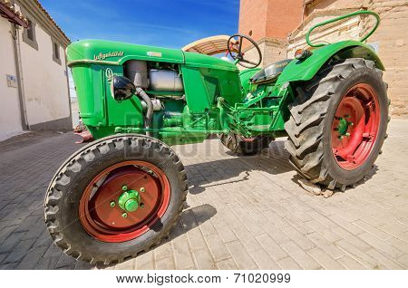 Vintage tractor exhibition. Deutz D30 Luftgekühlt