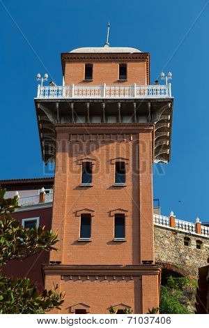 Old Asansor Elevator