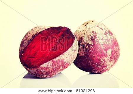 Fresh red and raw beetroots. 