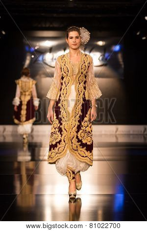 Zuhal Moda, Balkanlarin Buyulu Atesi Catwalk