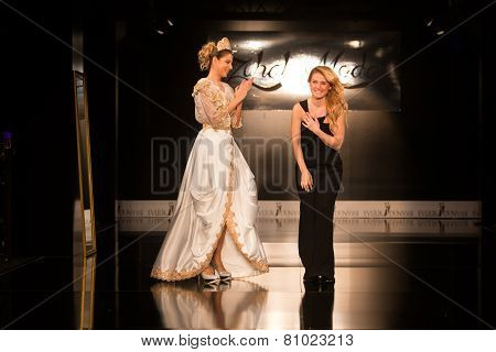 Zuhal Moda, Balkanlarin Buyulu Atesi Catwalk