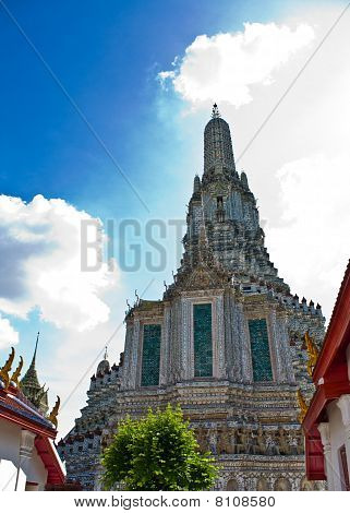 Wat Arun stupa