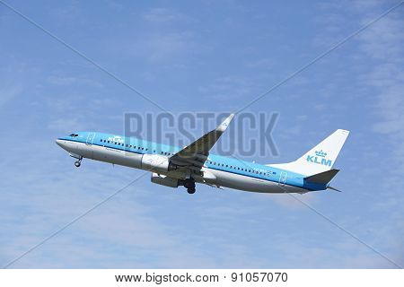Amsterdam Airport Schiphol - Boeing 737 Of Klm Takes Off