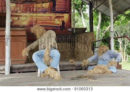 Puppets Made ??of Straw