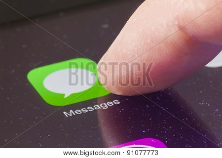 Macro image of running Messages app on an iPad
