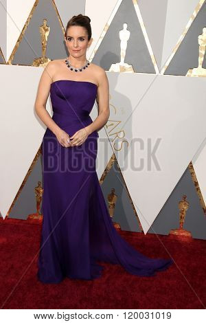 LOS ANGELES - FEB 28:  Tina Fey at the 88th Annual Academy Awards - Arrivals at the Dolby Theater on February 28, 2016 in Los Angeles, CA
