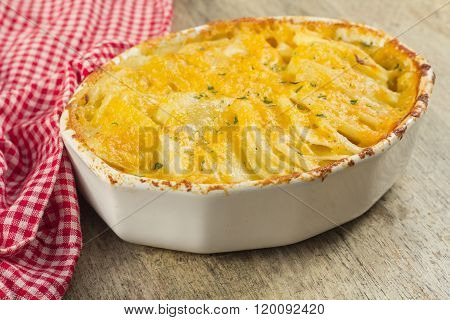 Baked cheesy potatoes au gratin scalloped potatoes