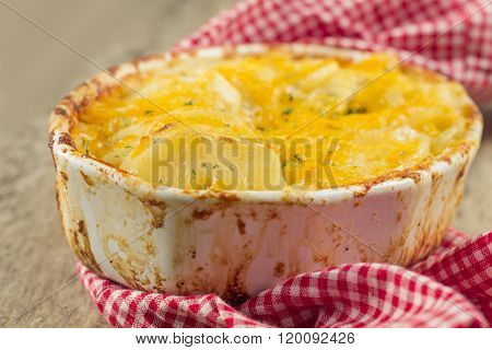 Baked cheesy potatoes au gratin scalloped potatoes