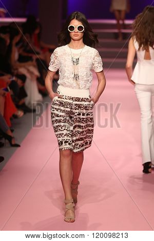 Adl Cengiz Abazoglu Catwalk