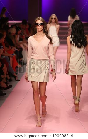 Adl Cengiz Abazoglu Catwalk