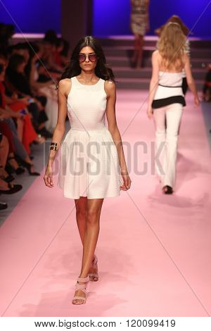 Adl Cengiz Abazoglu Catwalk