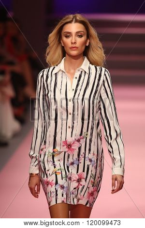 Adl Cengiz Abazoglu Catwalk
