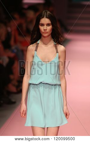Adl Cengiz Abazoglu Catwalk