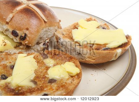 Tosty hot cross buns z masłem