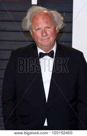 LOS ANGELES - FEB 28:  Graydon Carter at the 2016 Vanity Fair Oscar Party at the Wallis Annenberg Center for the Performing Arts on February 28, 2016 in Beverly Hills, CA