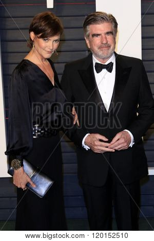 LOS ANGELES - FEB 28:  Carey Lowell, Tom Freston at the 2016 Vanity Fair Oscar Party at the Wallis Annenberg Center for the Performing Arts on February 28, 2016 in Beverly Hills, CA