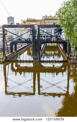 Anderton Boat Lift, Canal Escalator