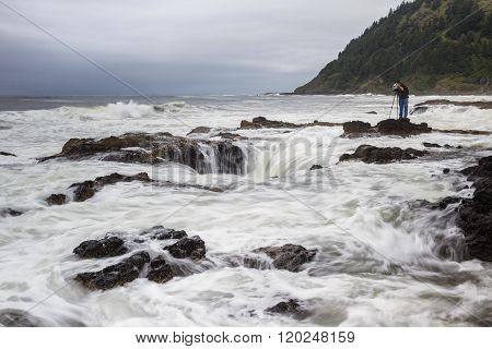 Photographing Thor's Well, Oregon Coast
