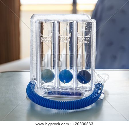 Three Balls Incentive Spirometer For Deep Patient Breathing