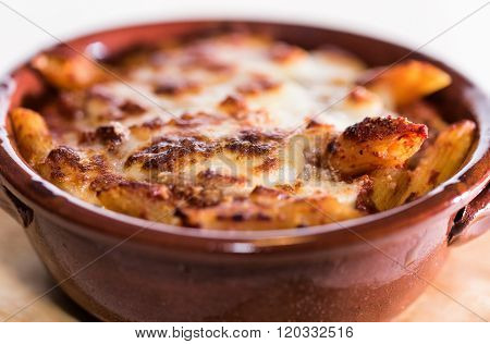 penne in a pan to forn