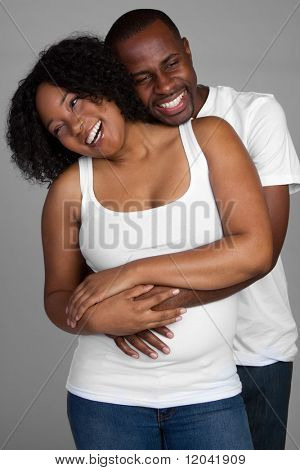 Szczęśliwa para śmiejąc się