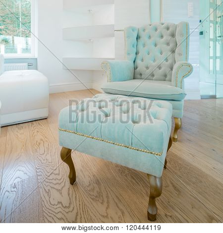 Royal style chair