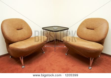 Duas poltronas de couro