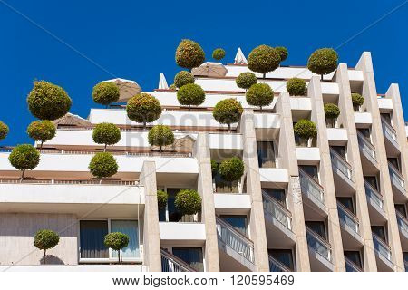 Eco-friendly Building