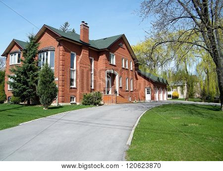 Thornhill Very Nice Red House 2010