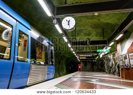 5 January  2016. Stockholm. The interior and the platform of station 