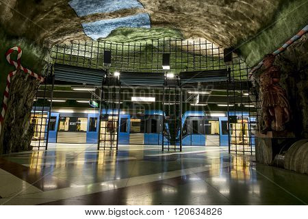 5 January 2016. Stockholm. The interior and the platform of station 