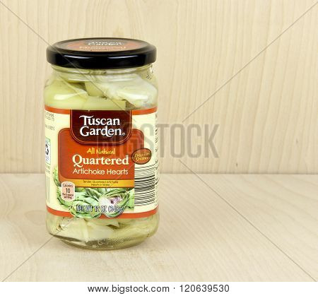 Jar Of Tuscan Gardens Quartered Artichoke Hearts
